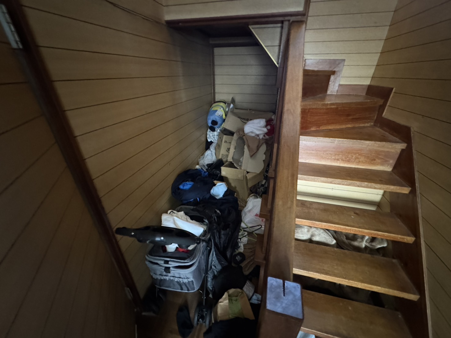 南国市｜孤独死現場の特殊清掃と遺品整理